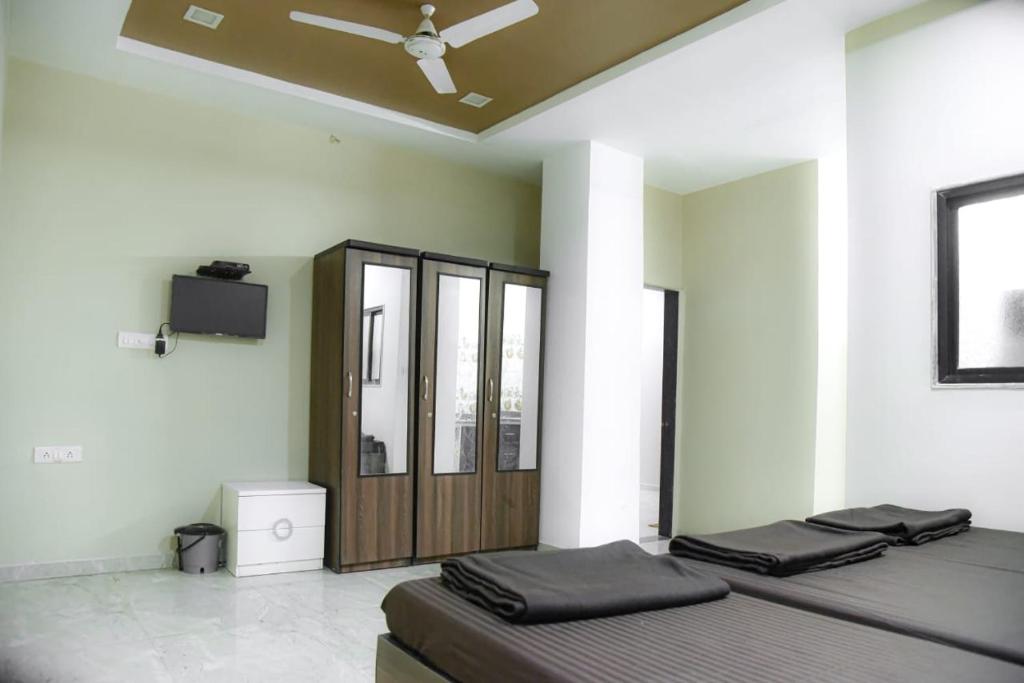 Charyana Hotel and Serviced Apartments photo