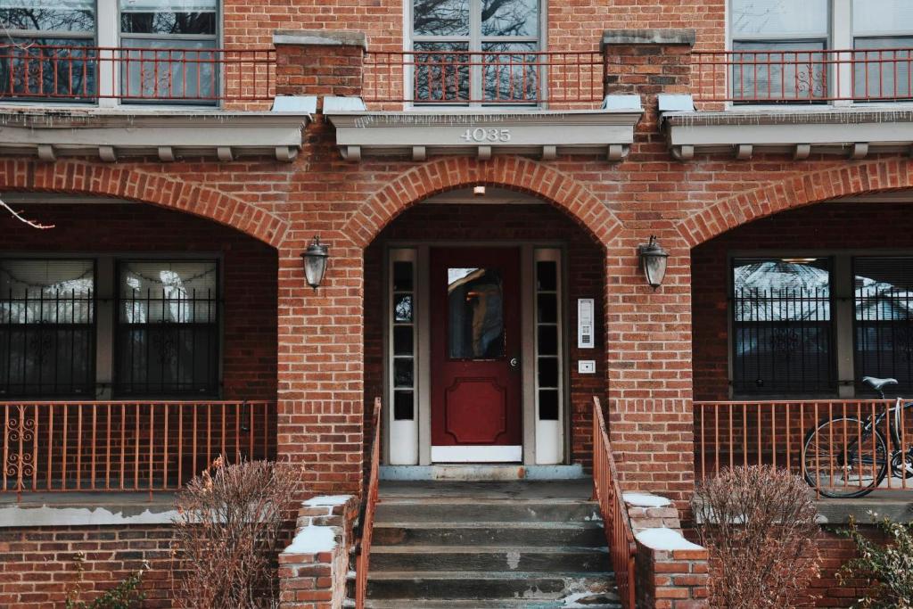 Vintage MW 1BR with Full Kitchen by Zencity photo