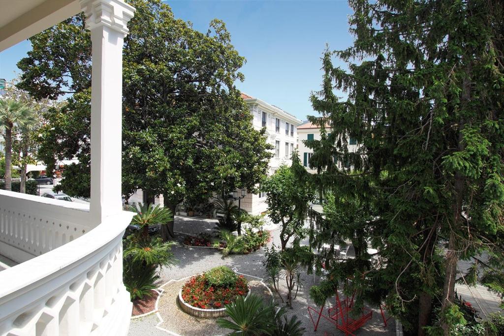Genovese Villa Elena Residence - 4