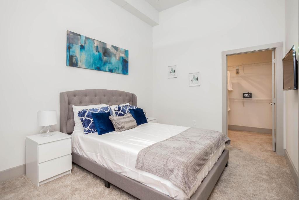 Relaxed Getaway in Downtown Luxury