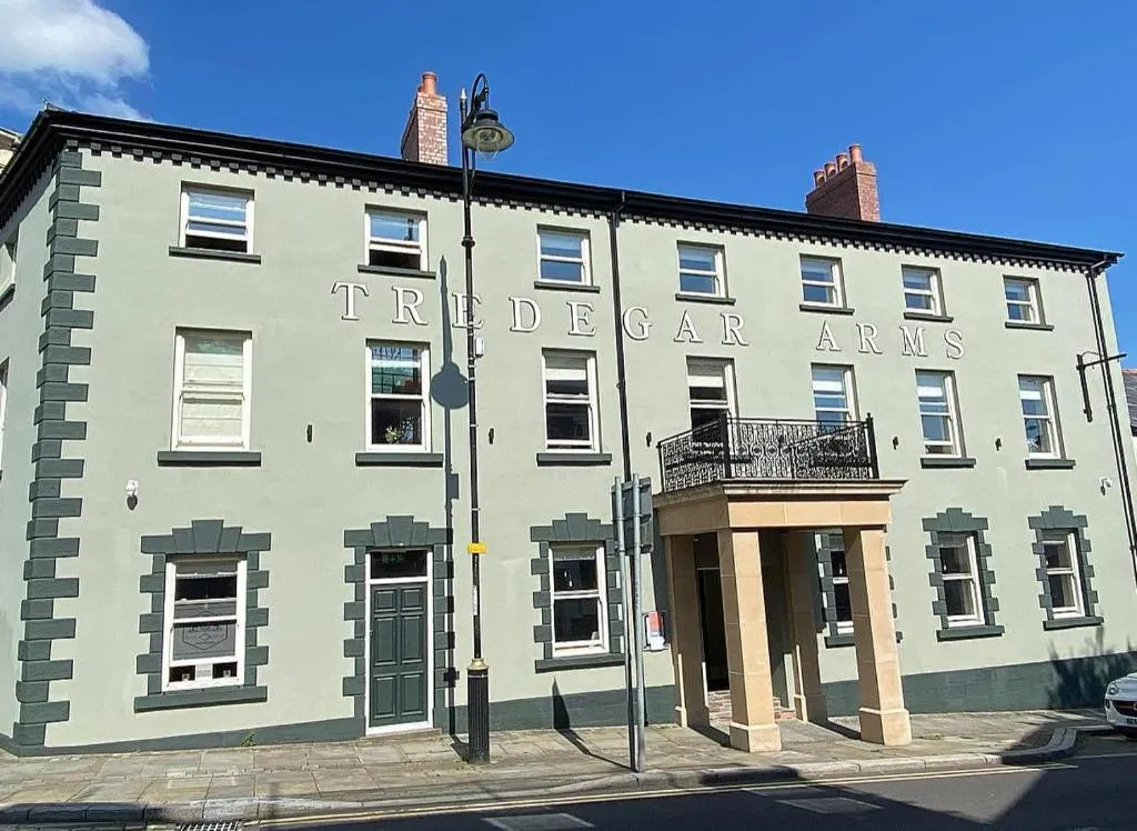 Tredegar Arms Hotel, hotel in Tredegar