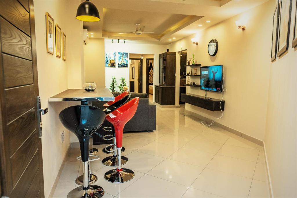 Two Bedroom Deluxe Apartment In Bahria Town — Hotel in Rawalpindi