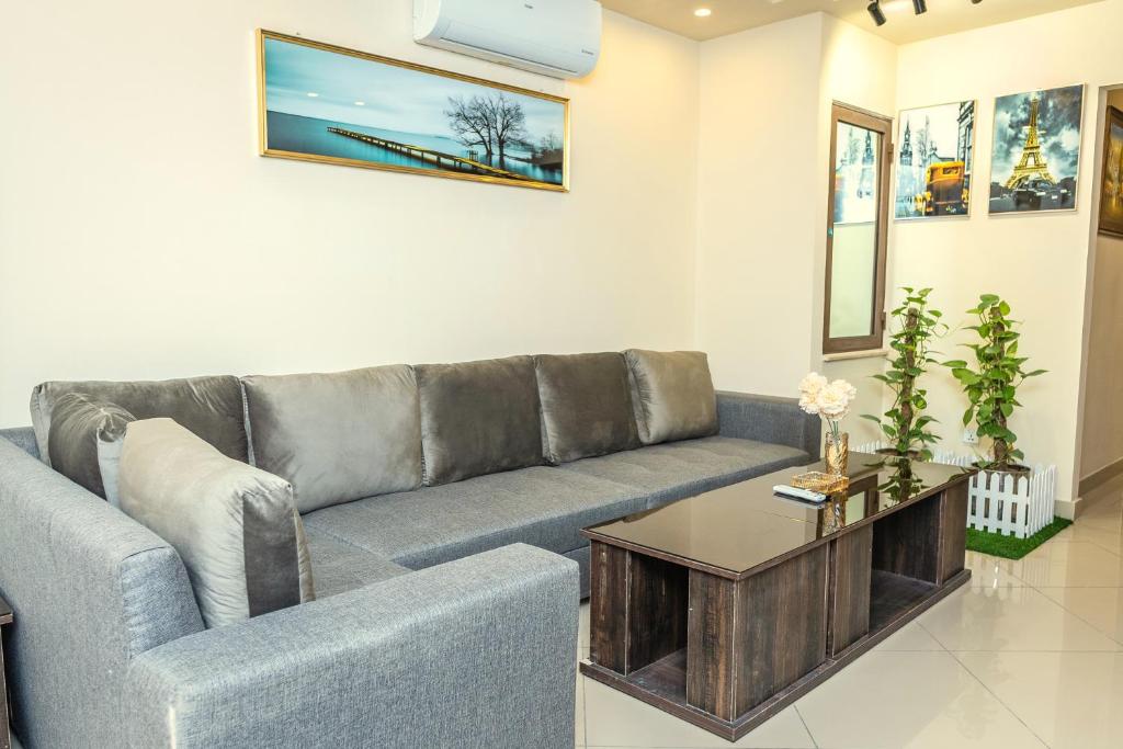Two Bedroom Deluxe Apartment In Bahria Town photo
