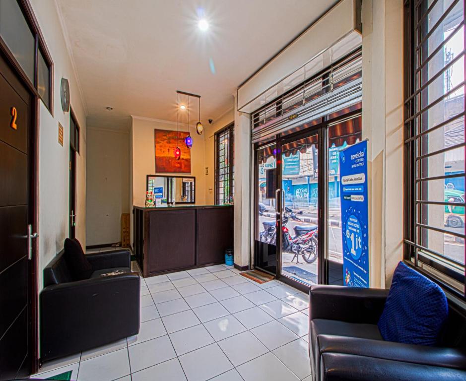 Lobby, Bantal Guling Alun Alun Bandung in Bandung