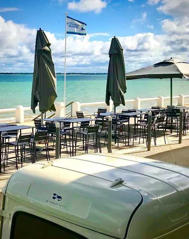 Le Homard Bleu，位于圣特罗让莱班的酒店