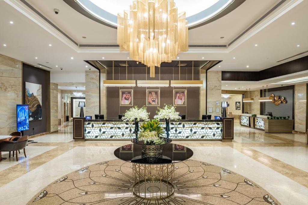 アル マルワ レイハーン バイ ロタナ (Al Marwa Rayhaan Hotel by Rotana) フロント・ロビー