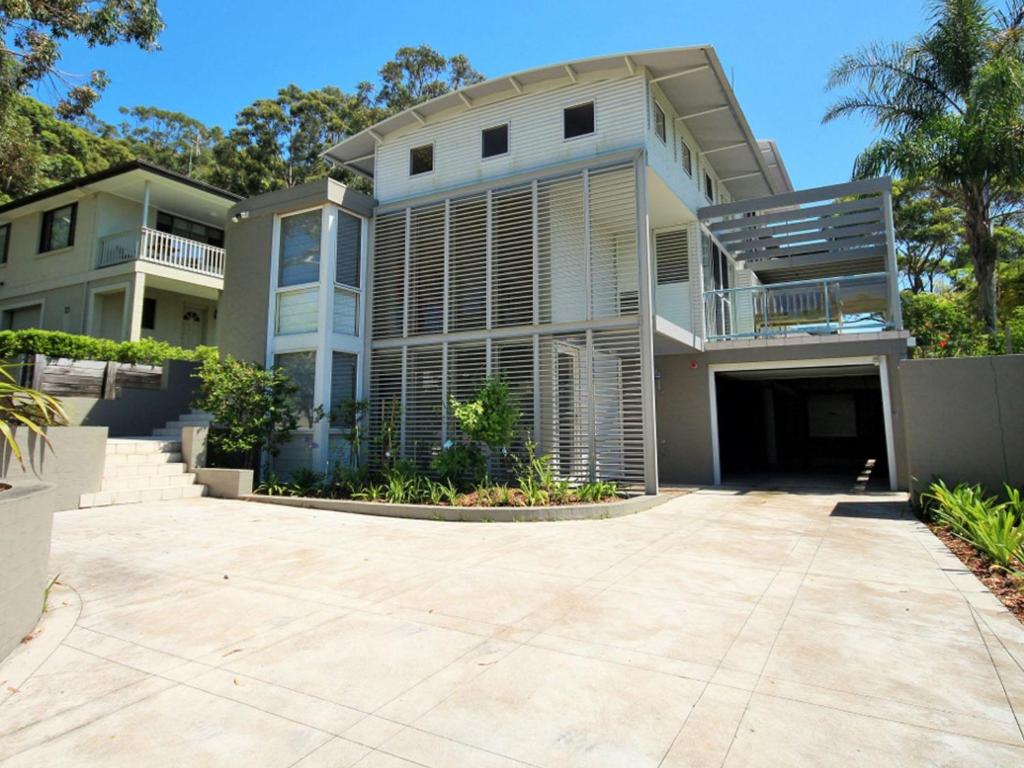 Shorelines at Hyams Beach, Hyams Beach