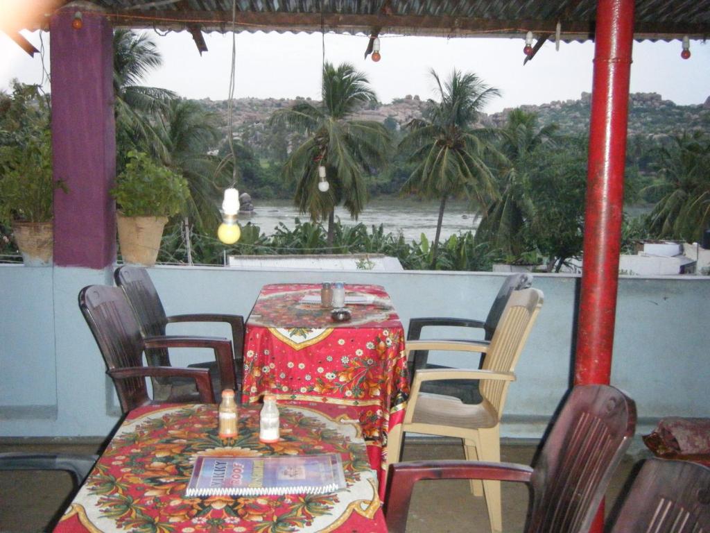 Facilities, Vicky's Home Stay  Hampi in Hampi