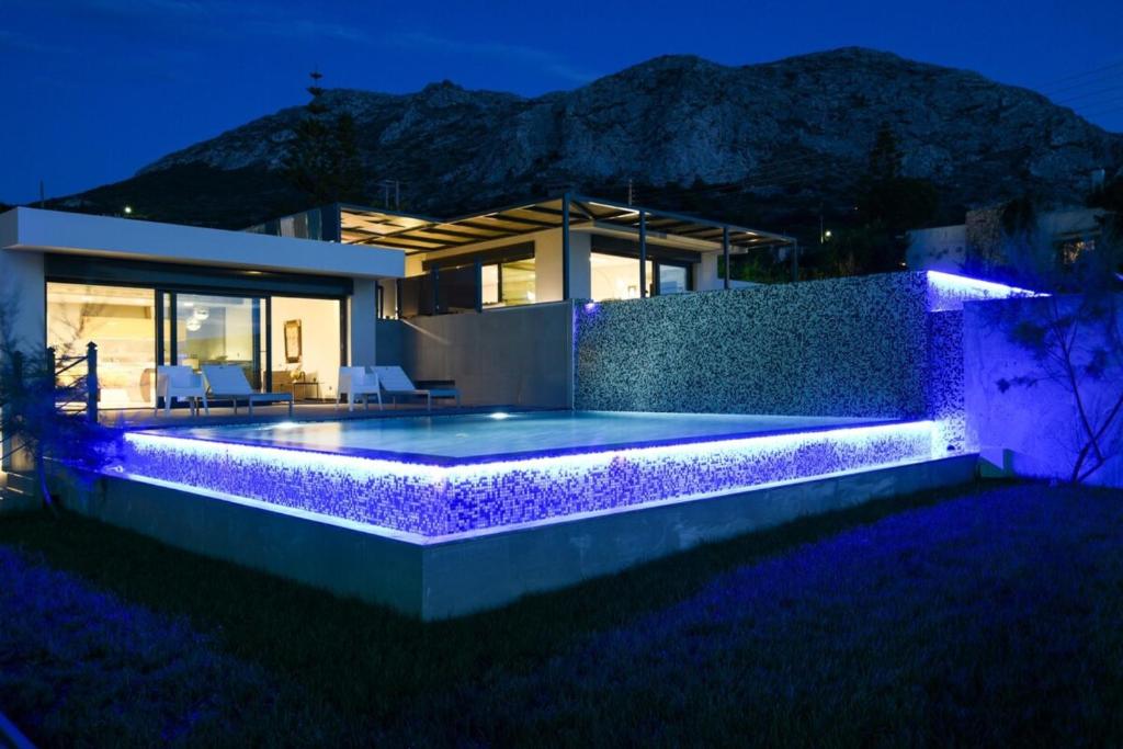 Luxury Beachfront Villa Selenia Gold in Sounio photo