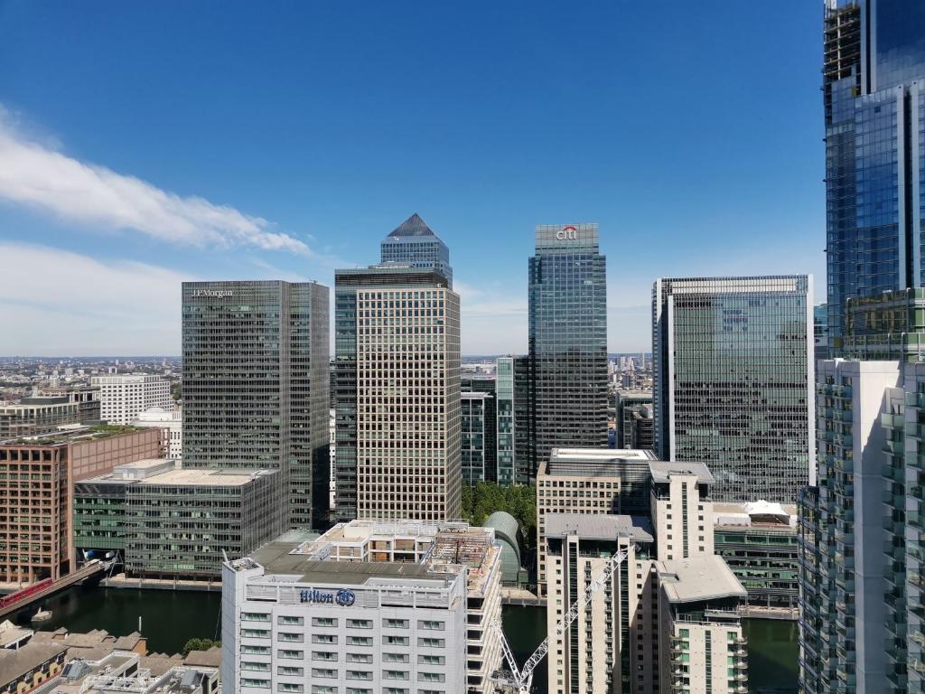 Canary Wharf by Charles Hope photo