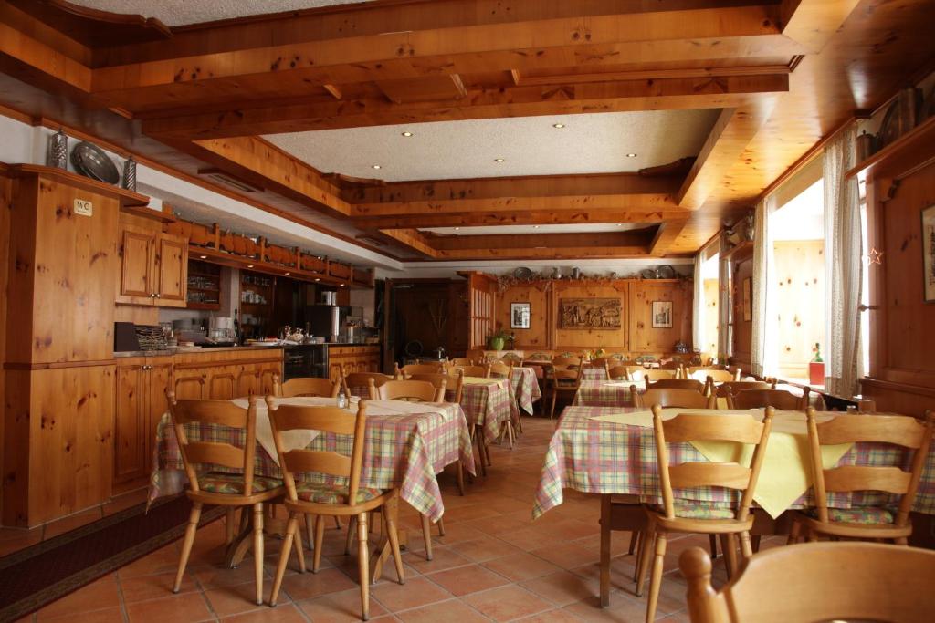 Hotel-Restaurant Zum Kirschbaum photo