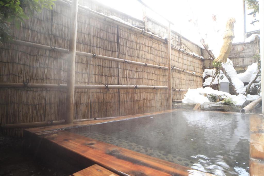 Hot spring bath