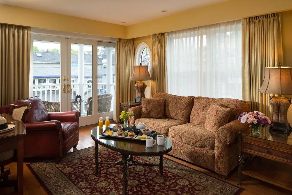 Grand Harbor Inn, hotel in Camden