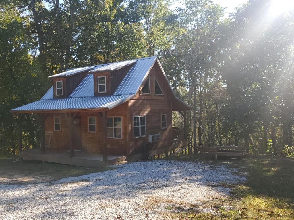 The Frontier - An Amish Built Deluxe Cabin, Genoa