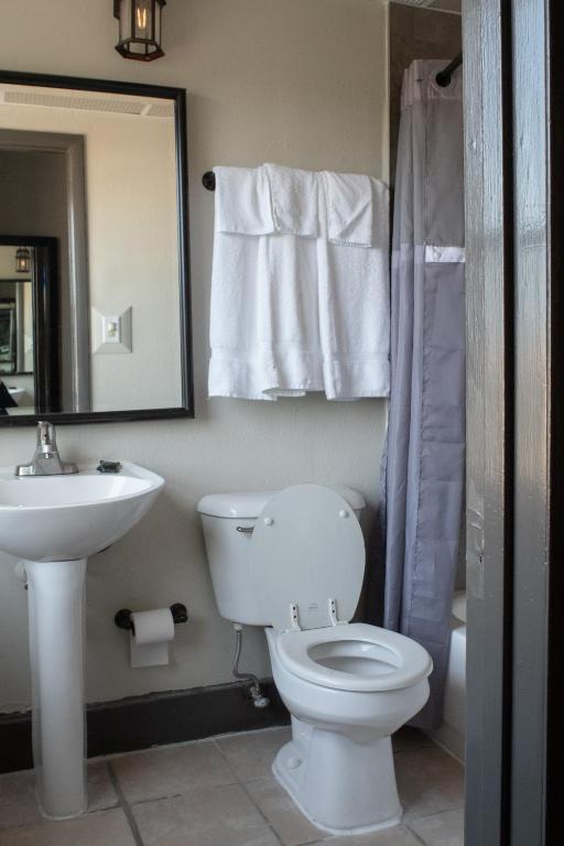 Hotel Chataura photo
