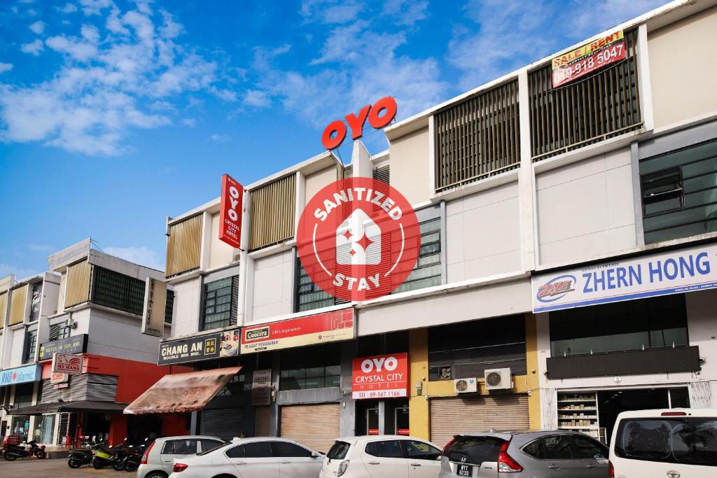 OYO 443 Crystal City Hotel photo