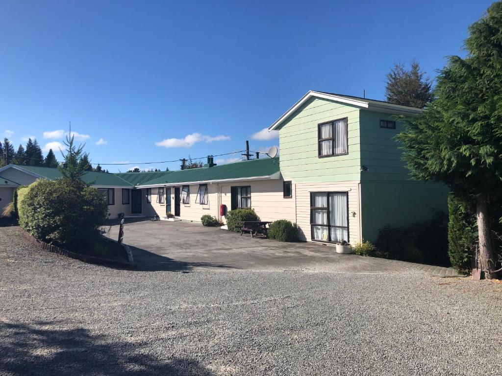 Forest Peak Motel photo
