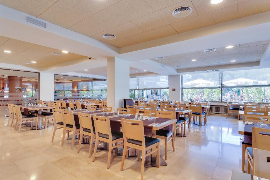Hotel Gran Garbi Mar & AquaSplash — Restaurant & bars in Lloret de Mar, Catalonia