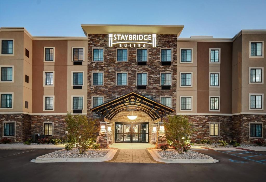 Staybridge Suites Holland photo