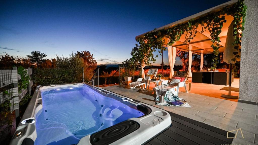Villa Leones in Malinska, Croatia - reviews, prices | Planet of Hotels