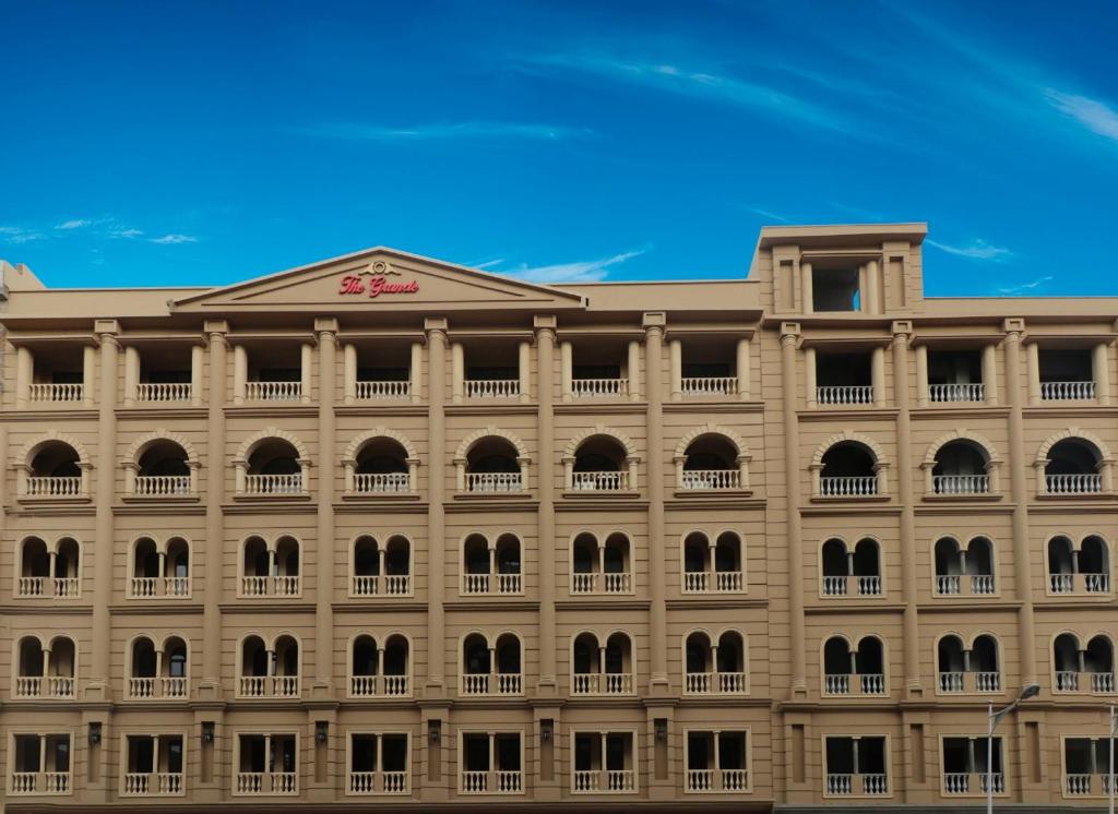 Two Bedroom Deluxe Apartment In Bahria Town photo