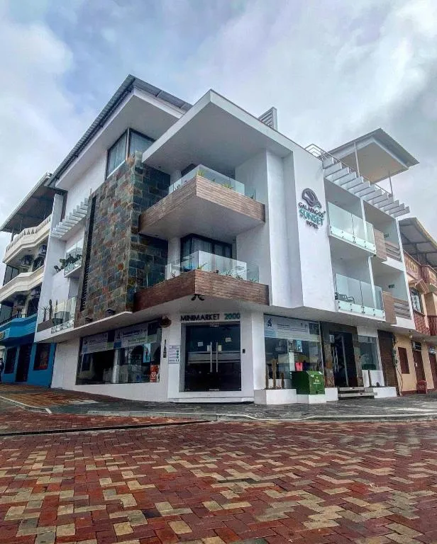 Galapagos Sunset Hotel，位于巴克里索莫雷诺港的酒店