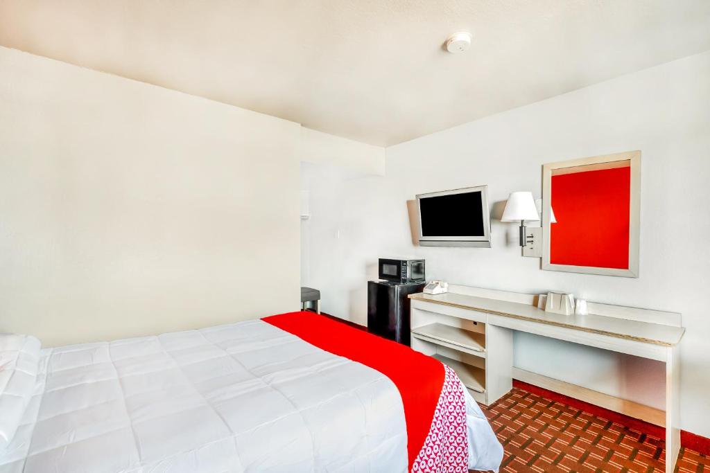 OYO Hotel Houston Southwest I-69 Photo 46