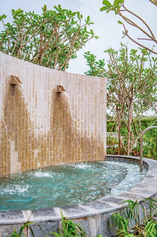 Hot spring bath