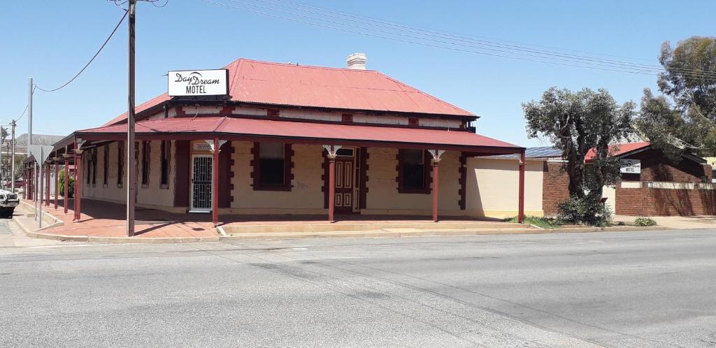 Daydream Motel and Apartments photo