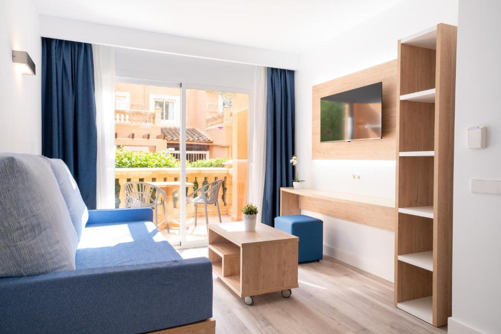 Aparthotel Ciudad Laurel — Pokoje in Cala Millor, Baleary