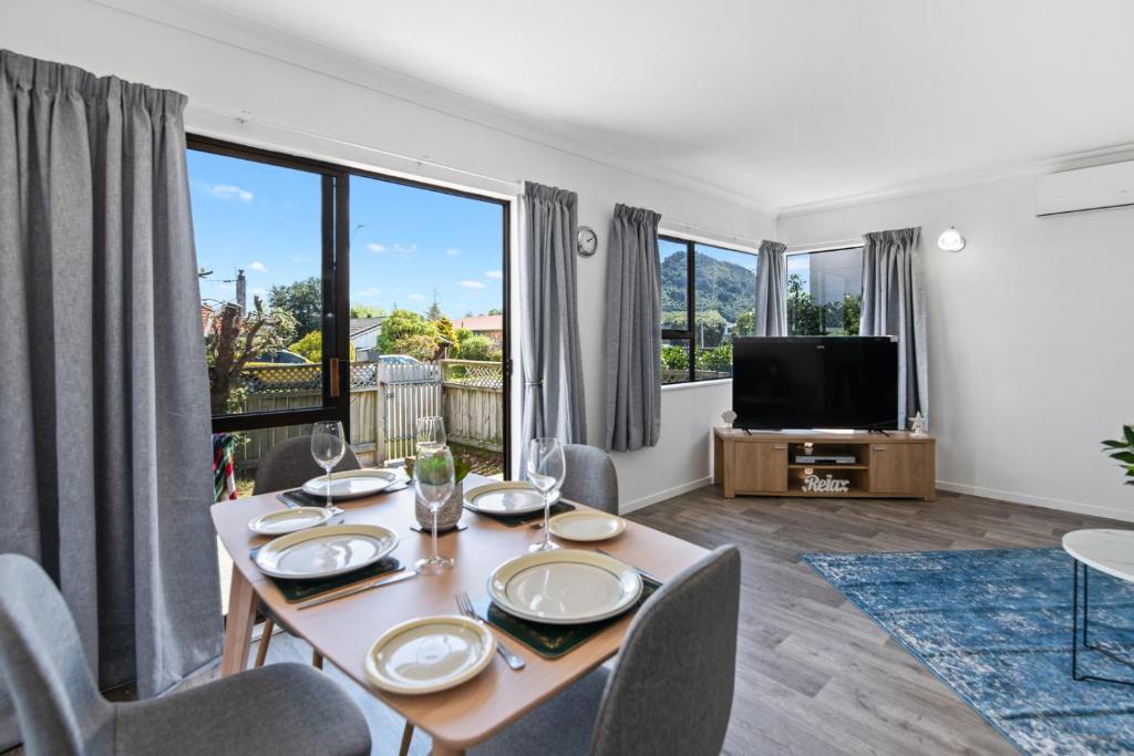 Mt beach Retreat Mt Maunganui Holiday House Apartment in Mount