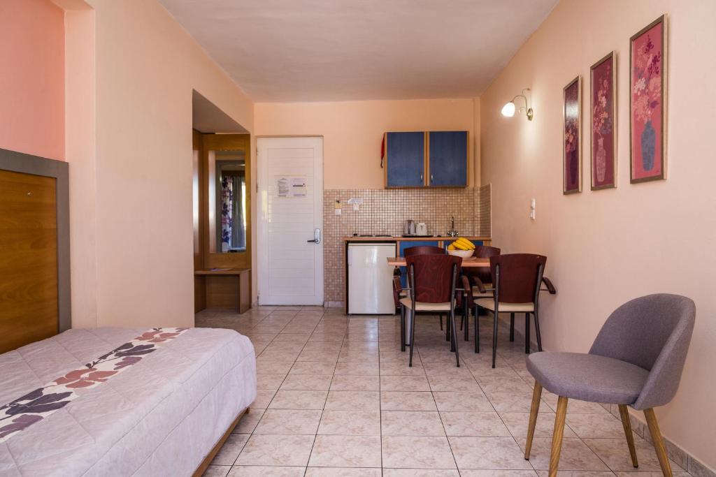 Macedonia — Hotel rooms in Kalamaki (Zakynthos), Ionian Islands