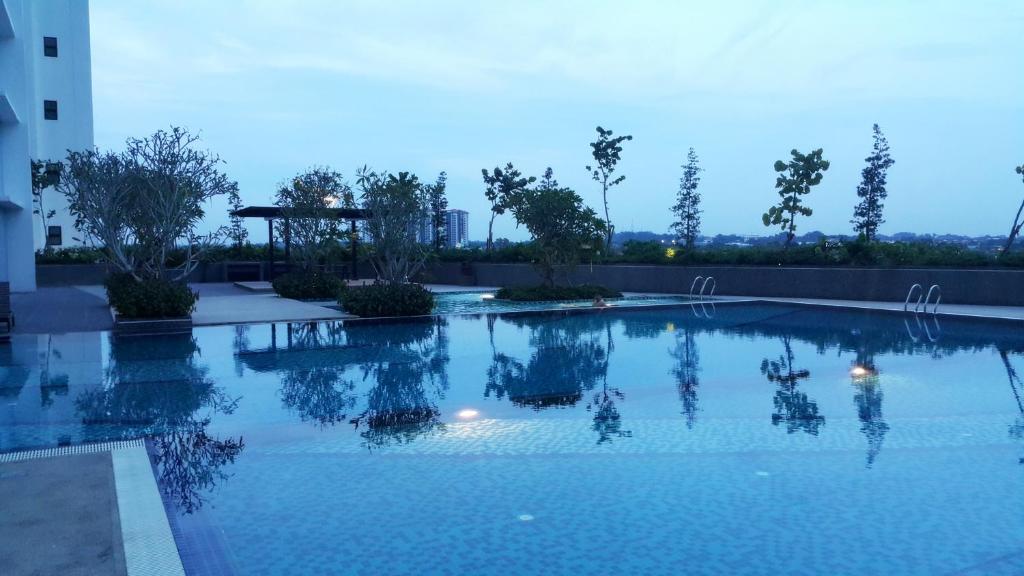 5min Paradigm mall 15min Sutera Mall CIQ 10pax photo