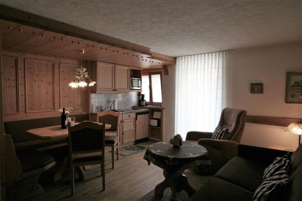 Alpenflair Ferienwohnungen Gästehaus Tepferdt - 4
