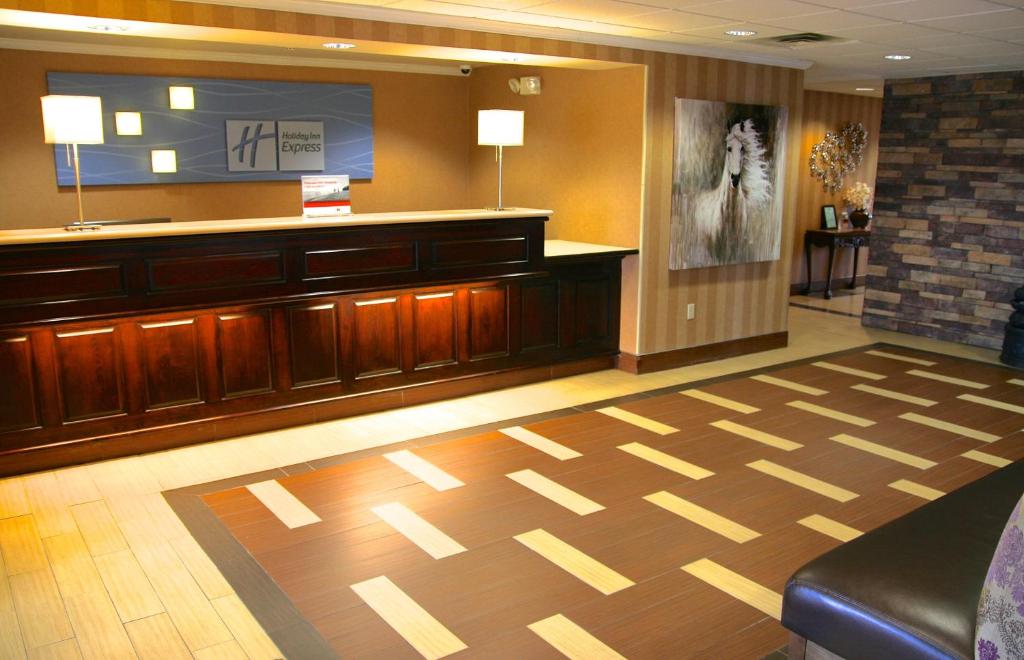 Holiday Inn Express Hotel & Suites Columbus Southeast photo