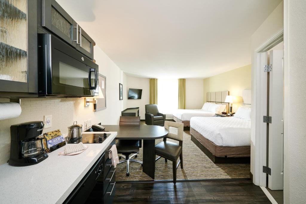 Candlewood Suites Columbus-Northeast photo