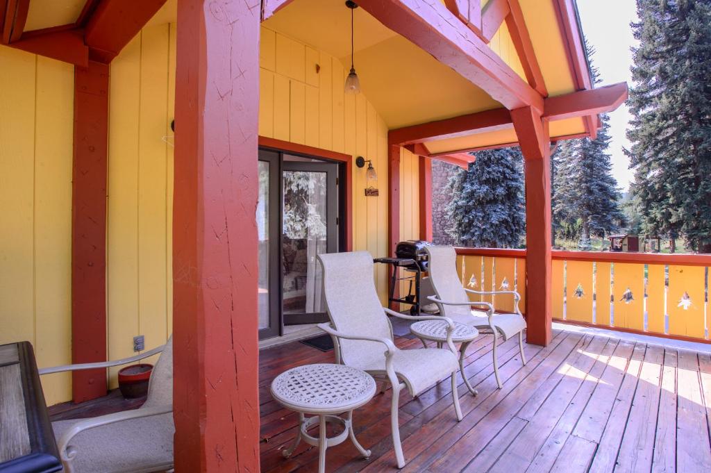 Alpen Way Chalet Mountain Lodge photo