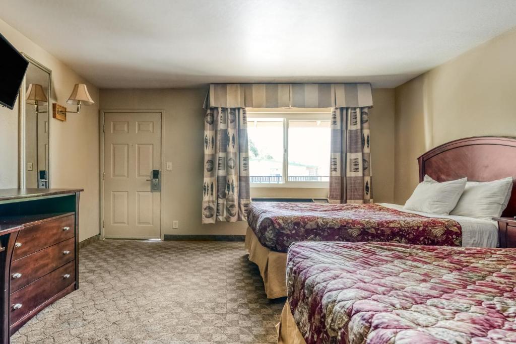 Americas Best Value Inn-Central Medford Photo 35