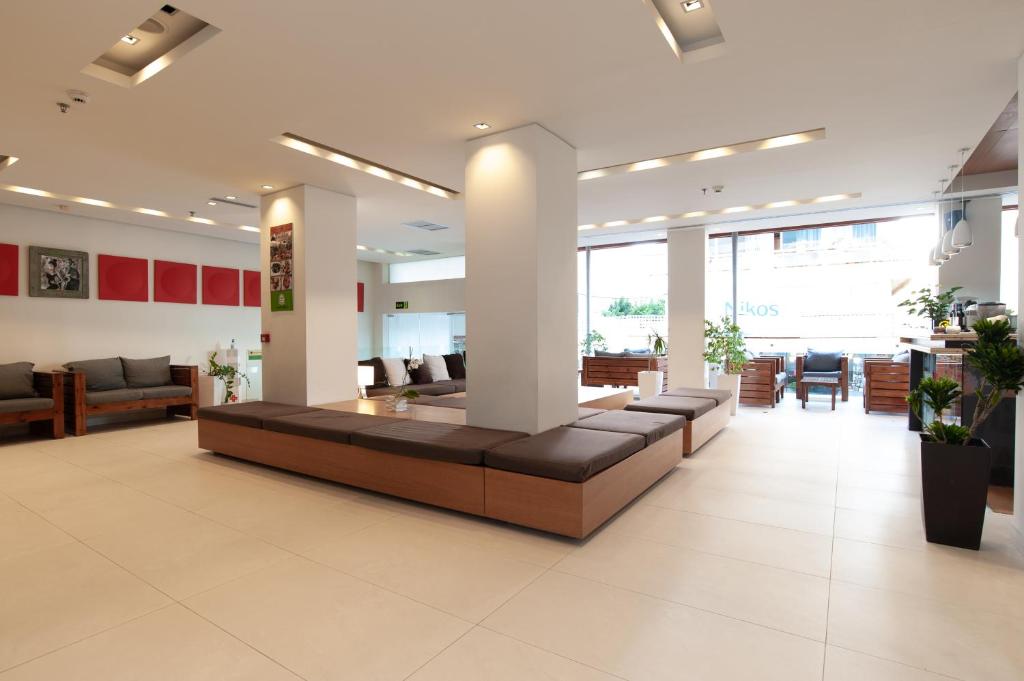 フロント・ロビー