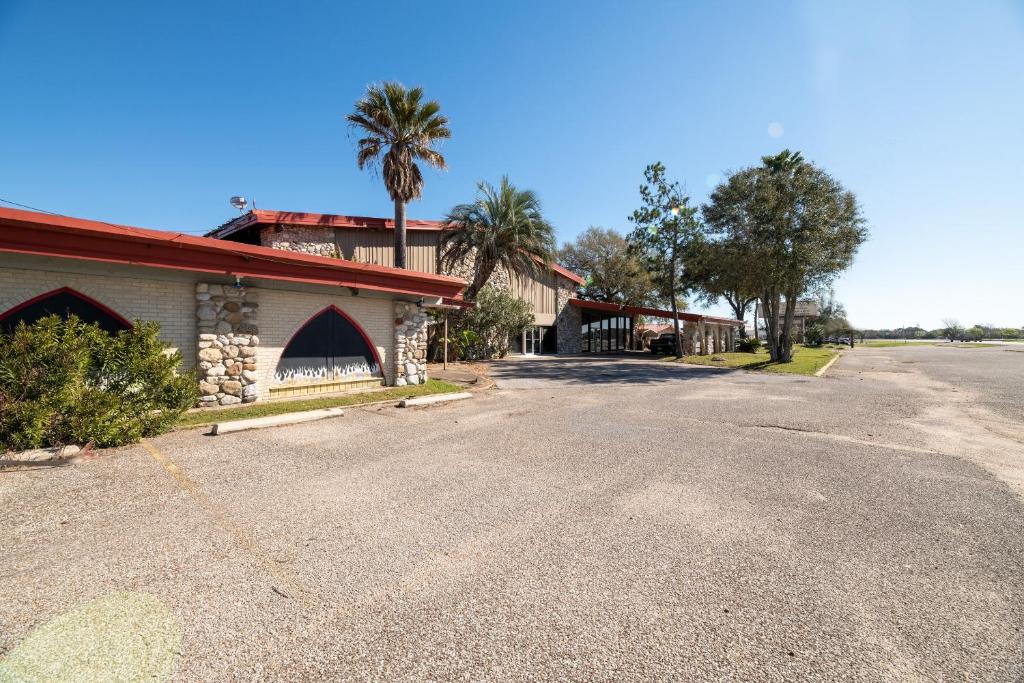 Hotel O Bay City, TX-35 photo