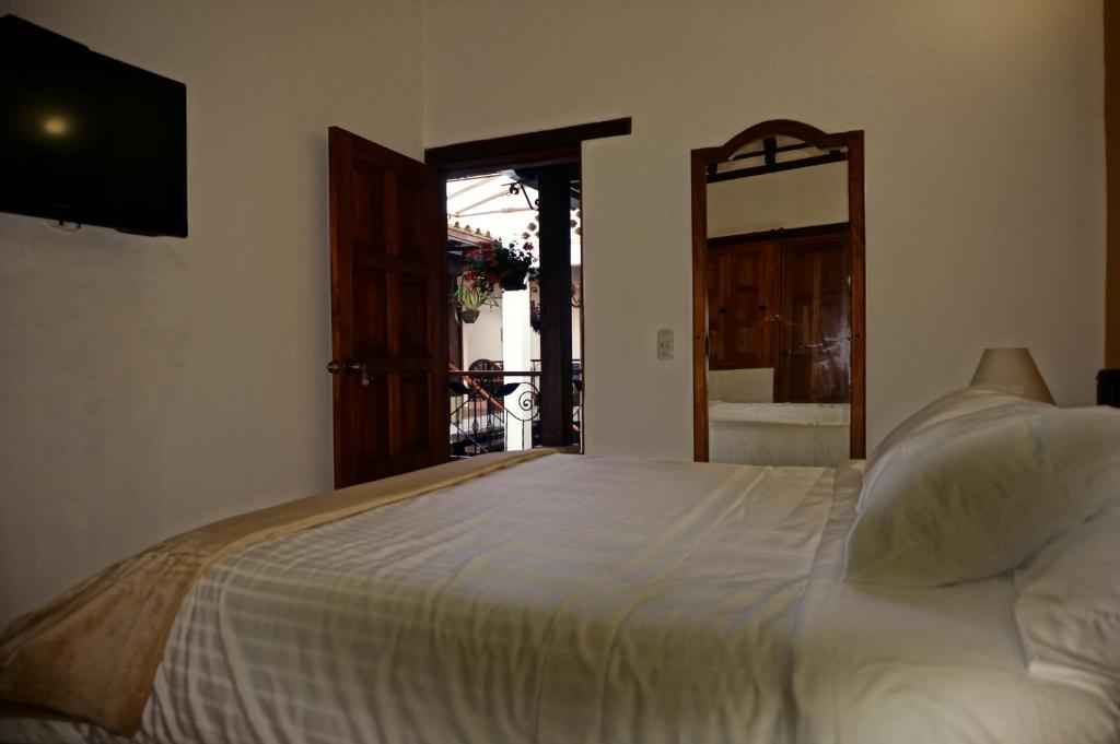 Hotel Jardines De La Villa photo