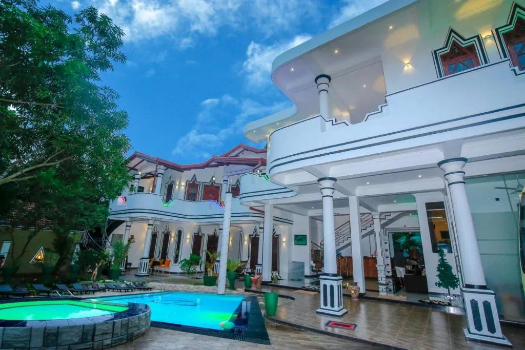 Hotel River Front, hotel in Tissamaharama