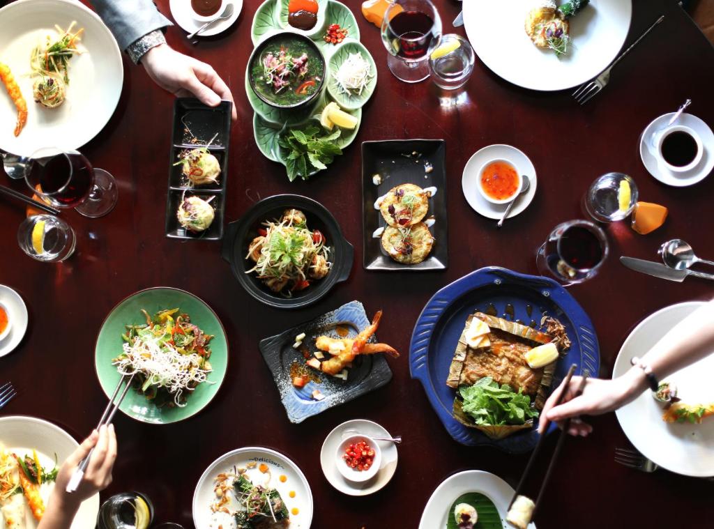 Shangri-La Hotels Dining