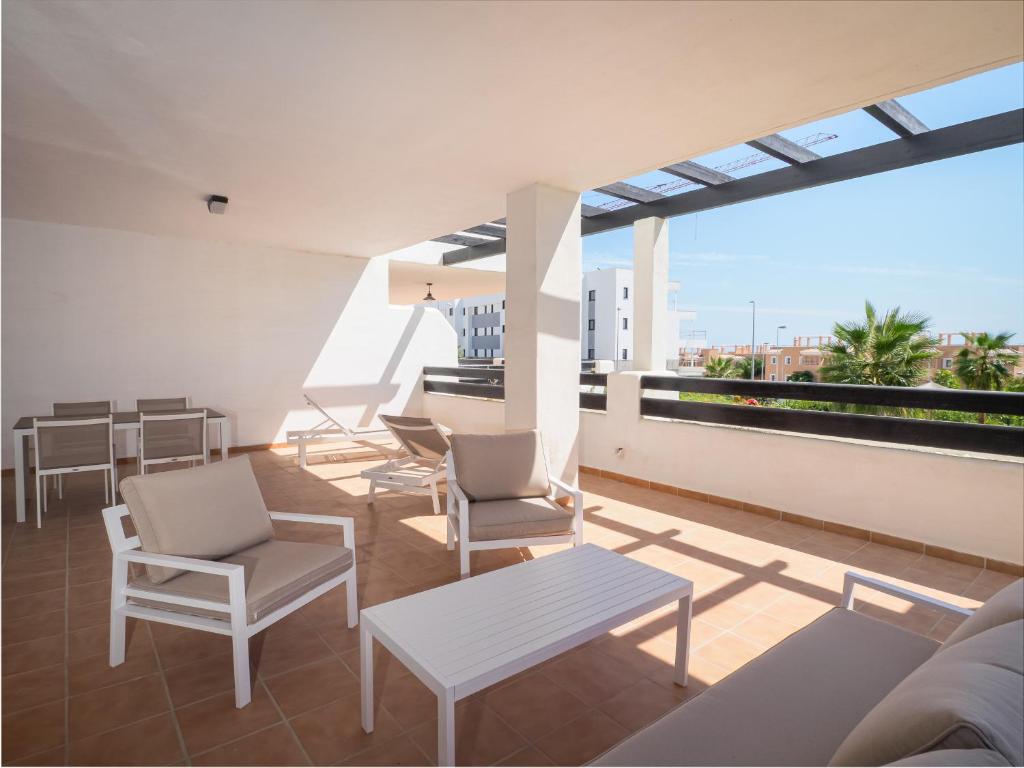 2306 - Brand new apt, walking distance to beach! - 3