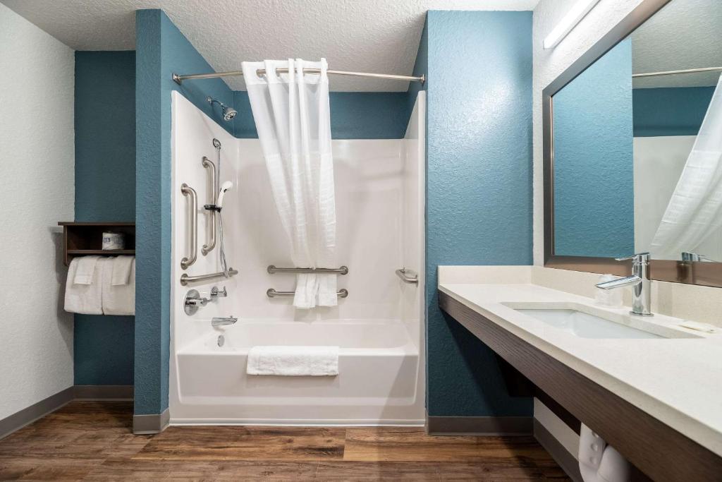 WoodSpring Suites Sanford North I-4 Orlando Area photo