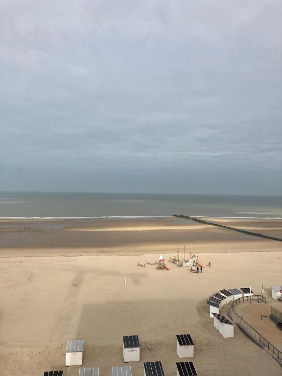 Antwerp - Very Spacious Seaview Apartment, Ostende