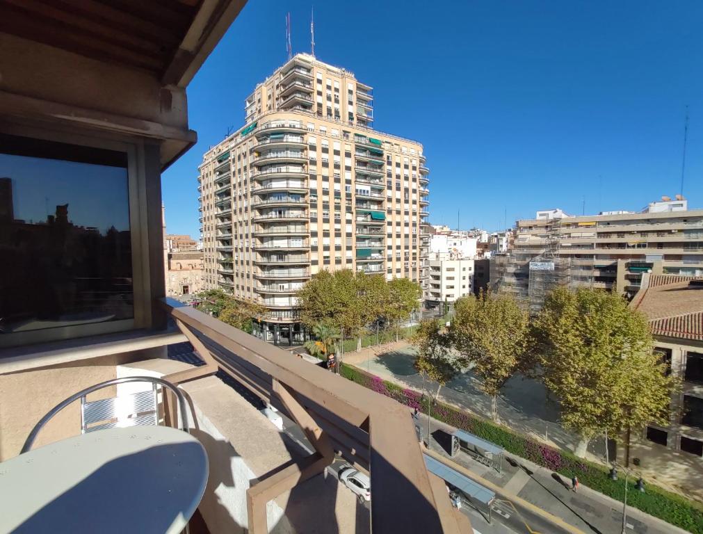 Sunny apartment with fantastic terrace views! - 2