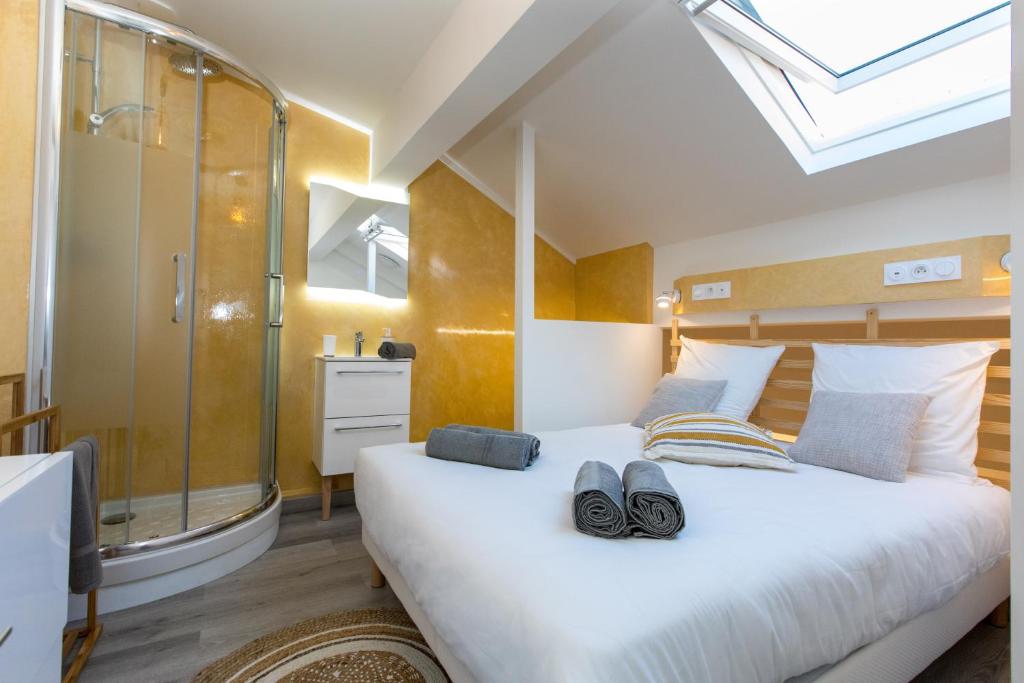 Duplex : Plage 300m, Clim, Netflix photo
