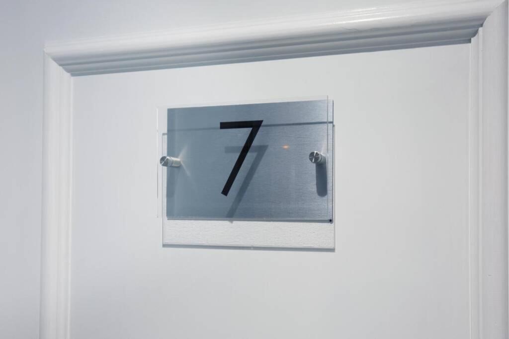 Blackbird Luxury 2 Bed Accommodation Room 7 photo