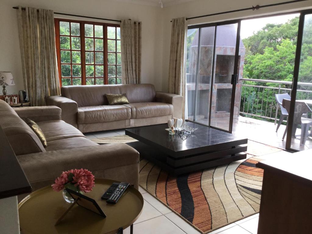 Shais Beach Getaway — Hotel in Port Edward